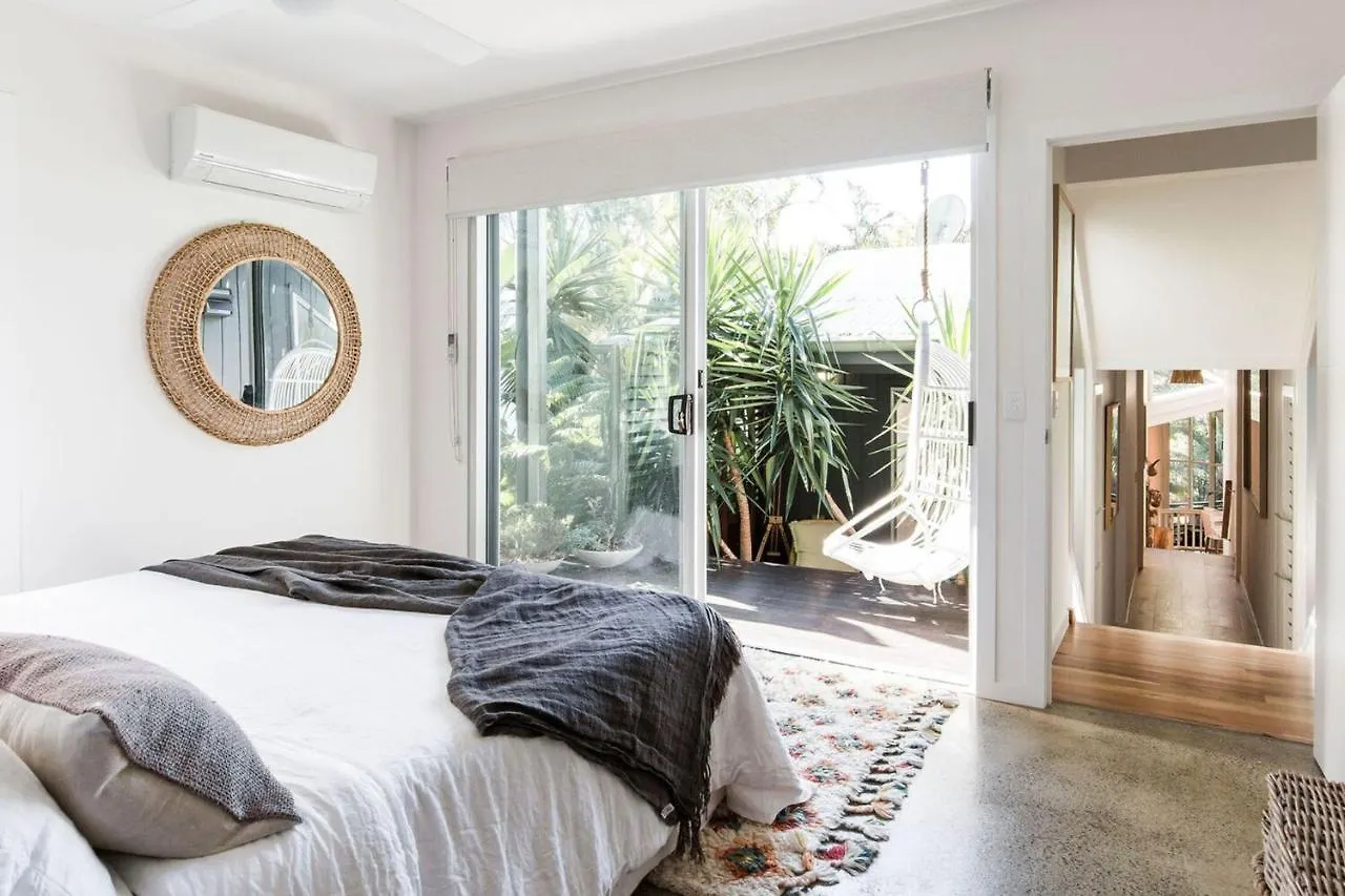 Dukes Beach House Sunshine Beach Holiday home